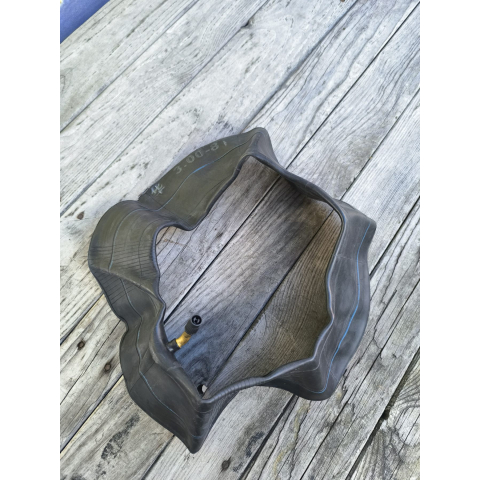 Камера 3.00-8 із вигнутим вентилем