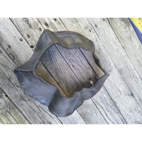 Камера 3.00-8 із вигнутим вентилем