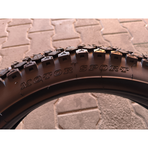 Шина з камерою 3.50-18 GАМА для мотоцикла Іж Юпитер Ява шипована