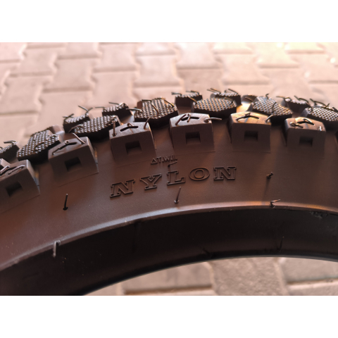 Шина з камерою 3.50-18 GАМА для мотоцикла Іж Юпитер Ява шипована