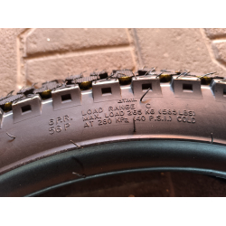 Шина з камерою 3.50-18 GАМА для мотоцикла Іж Юпитер Ява шипована