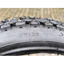 Резина 2.75-17 з камерою шипована НС-605 на мотоцикл Альфа Дельта Вайпер