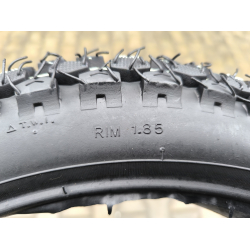 Резина 2.75-17 з камерою шипована НС-605 на мотоцикл Альфа Дельта Вайпер