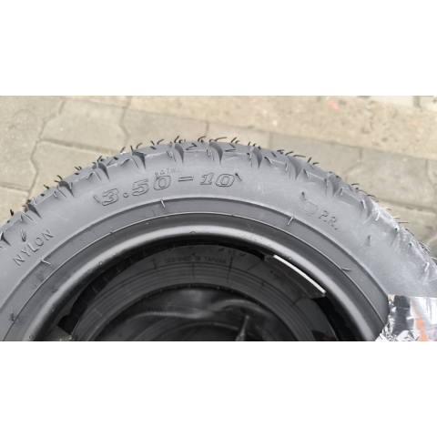 Резина 3.50-10 безкамерна шина на скутер шипована 