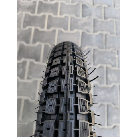 Покришка мото 3.50-18 з камерою протектор квадратний шип