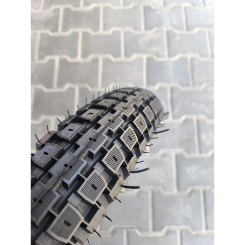 Покришка мото 3.50-18 з камерою протектор квадратний шип