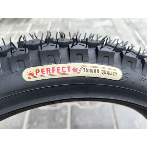 Покришка до мотоцикла 2.75-18 з камерою шипована 8 PR SC-Tyre 537