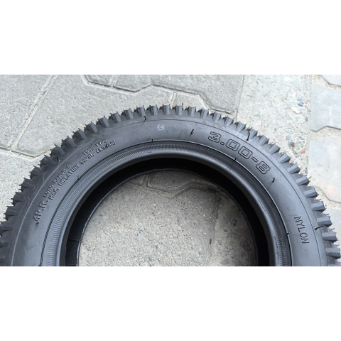 Покришка 3.00-8 фірми Sosoon до скутера/тачки