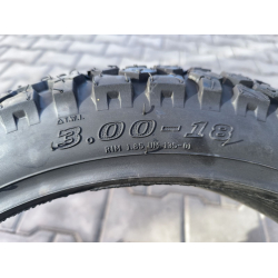Покришка 3.00-18 з камерою до мотоцикла Минск шипована SF-253 Enduro