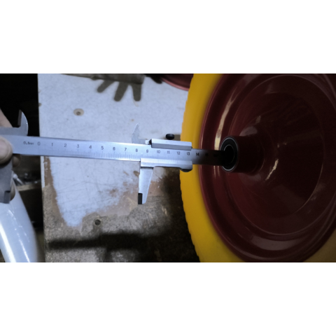 Колесо в зборі 4.80/4.00-8 на тачку з пінополіуретану під вісь 16 мм